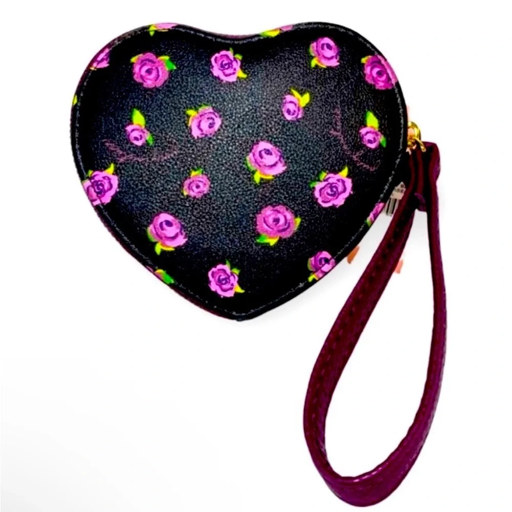 NWT Juicy Couture Heart Shape Wristlet Wallet - Picture 2 of 5